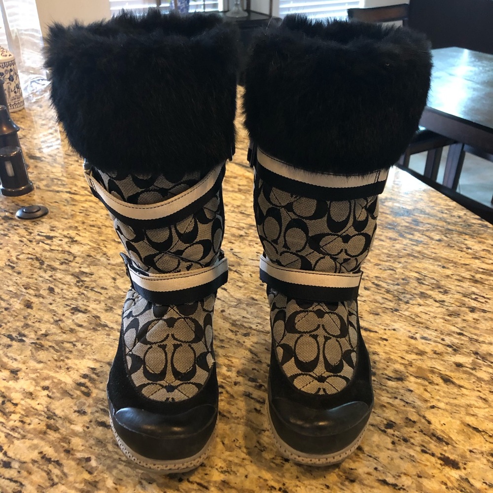 Coach Mariette Fur CC Signature snow boots